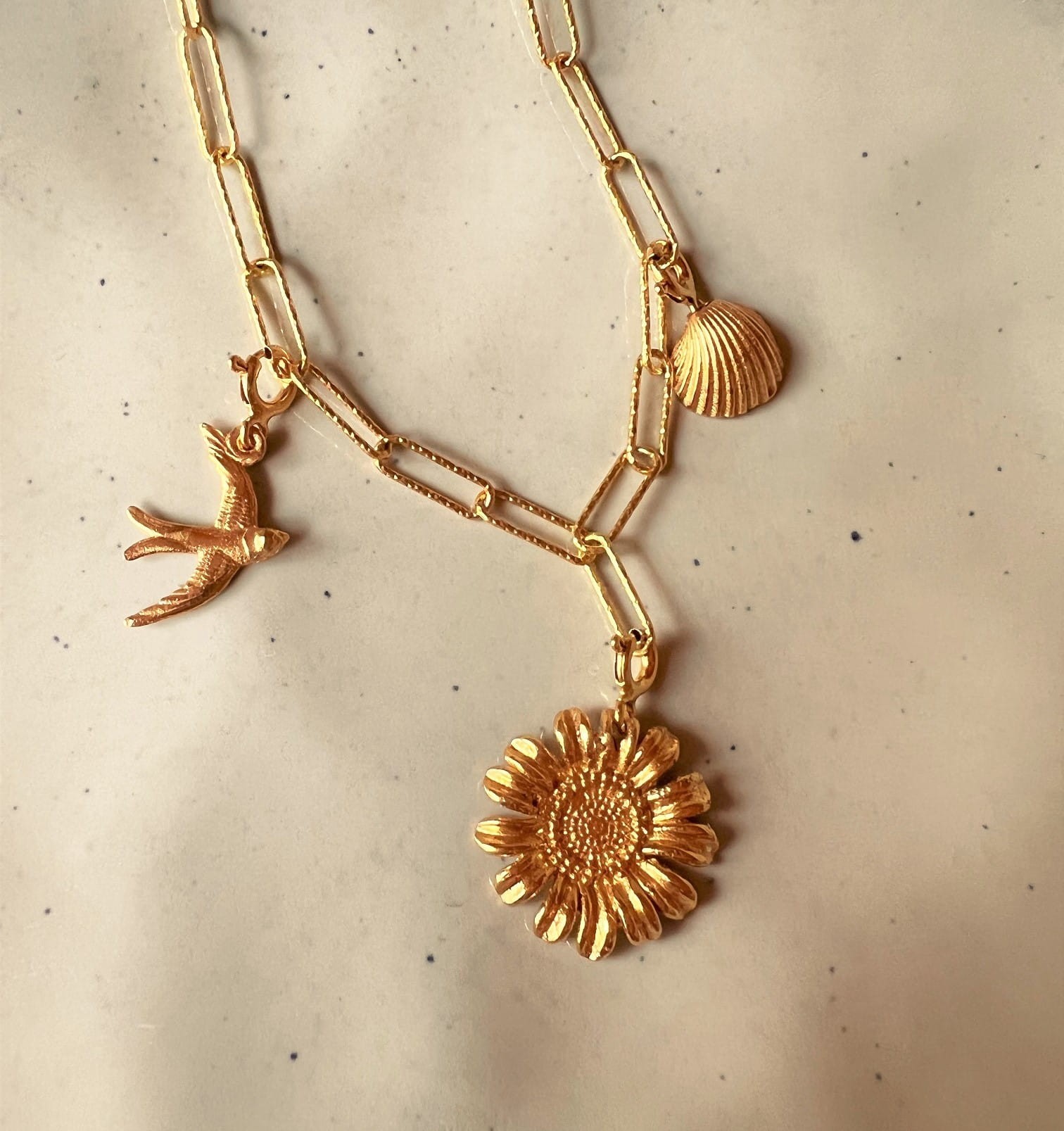 trzy zawieszki solo na lancuszku.JPG