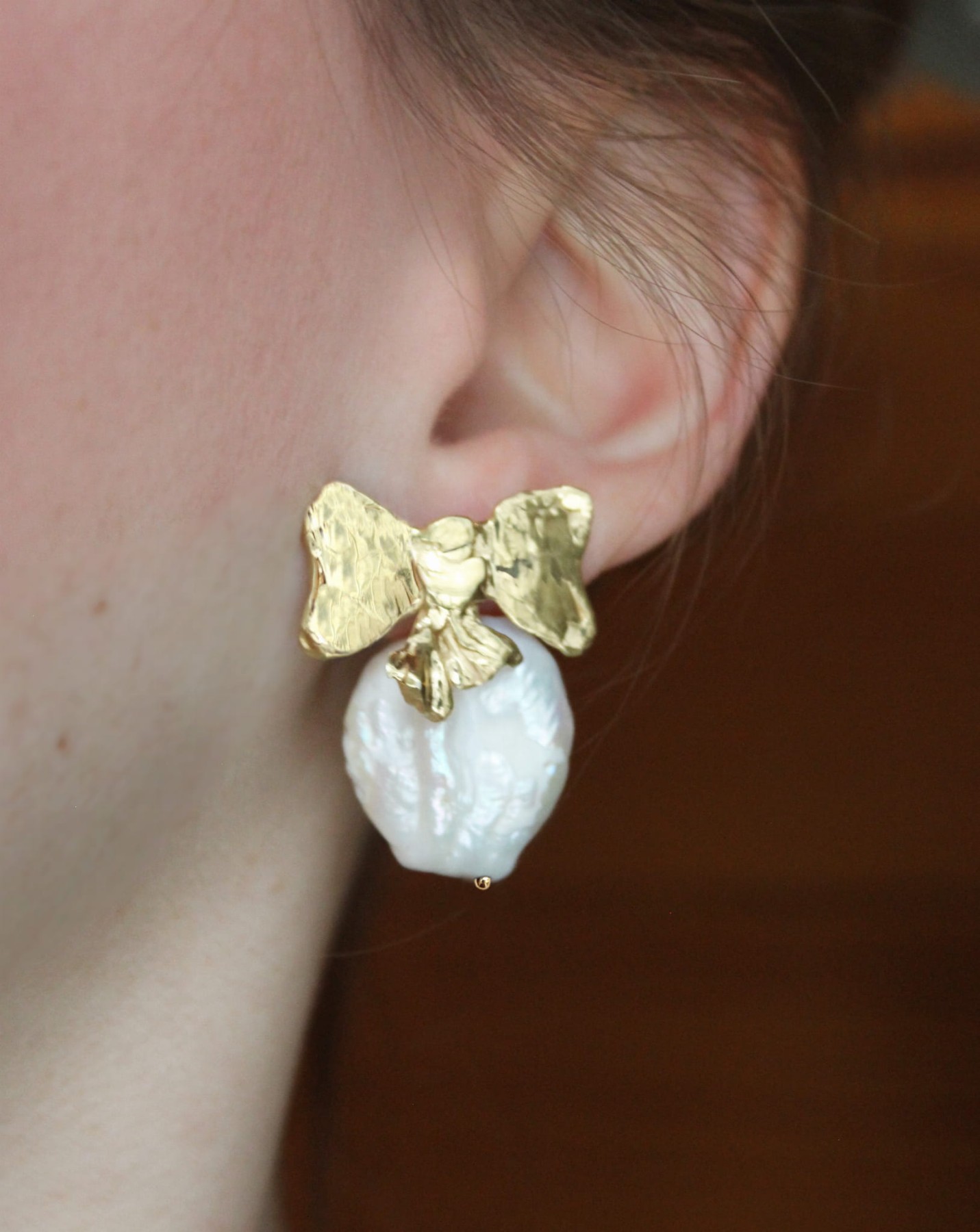 kokarda z perłą na osobie.jpg