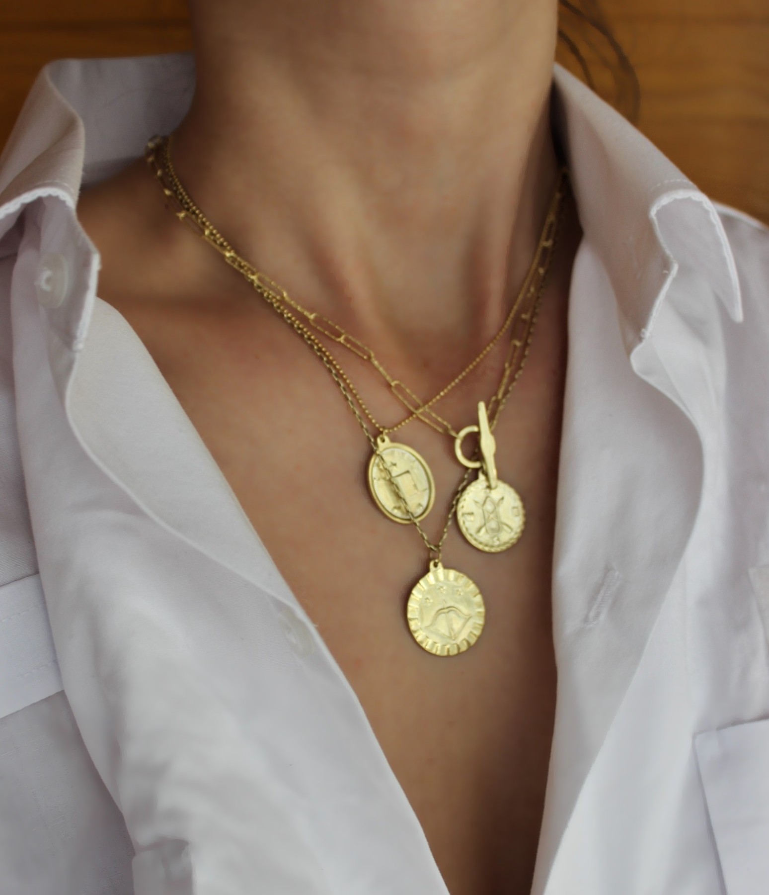 Naszyjnik z medalionem. Biżuteria autorska. Naszyjnik moneta. Naszyjnik z moneta. Medaliony na łańcuszku. Naszyjnik talizman. Amulet. Talisman. naszyjnik medalion